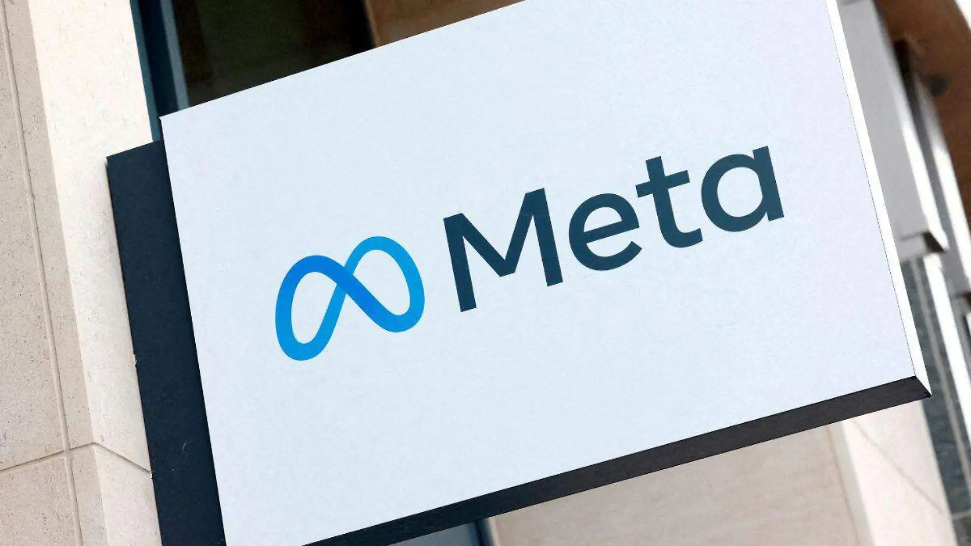 meta logo